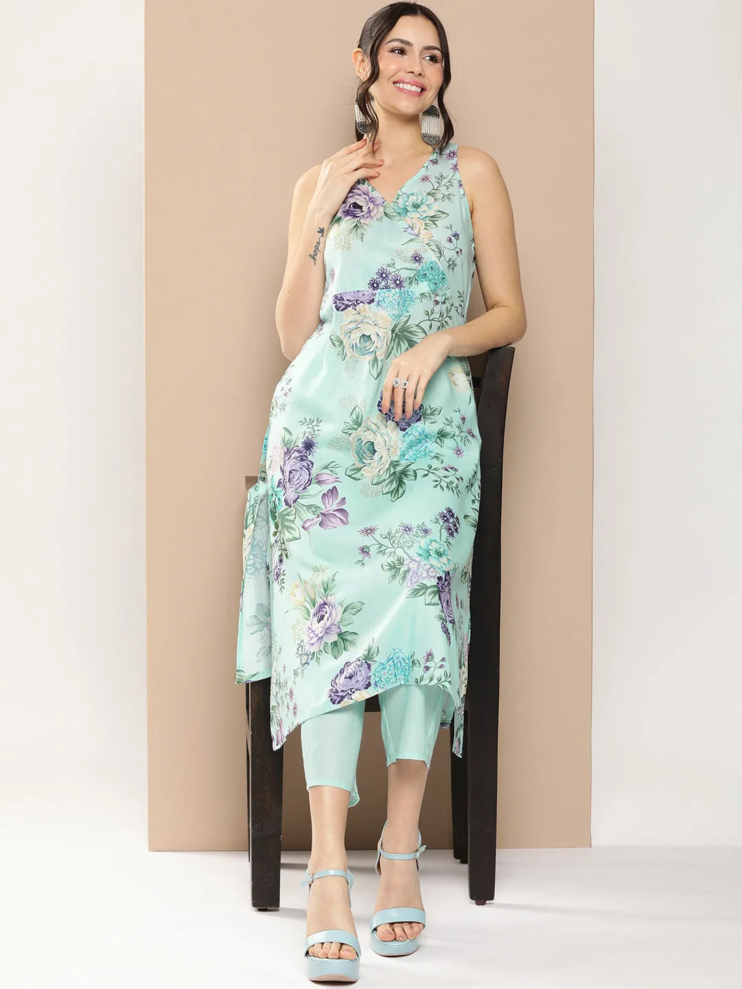 Blue Floral Printed Kurta With Pants