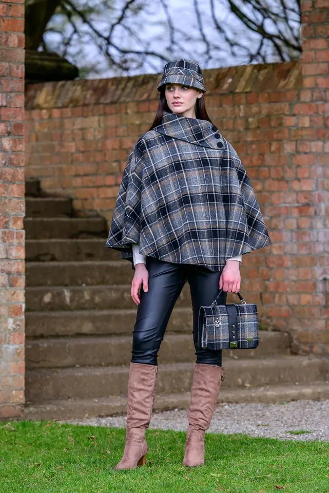 Mucros Poncho | Black Gray Check